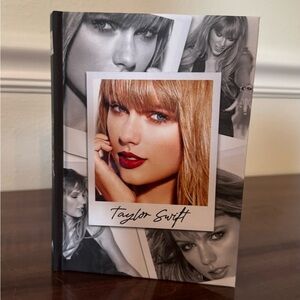 Taylor Swift Photo Journal